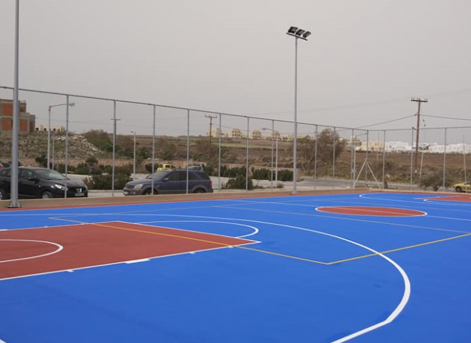 Έτοιμο για χρήση το γήπεδο μπάσκετ στον προαύλιο χώρο του Κλειστού Γυμναστηρίου