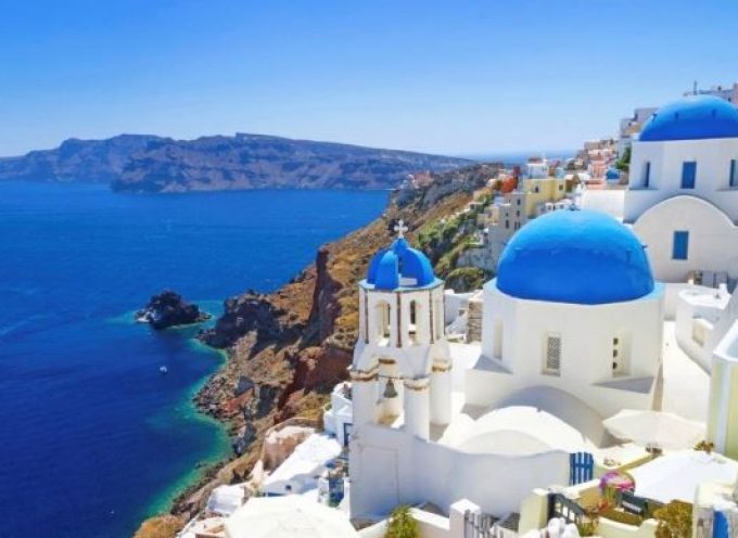 CNN: η Σαντορίνη μέσα στις τρεις περιοχές της Ελλάδας για όσους αγαπούν το κρασί