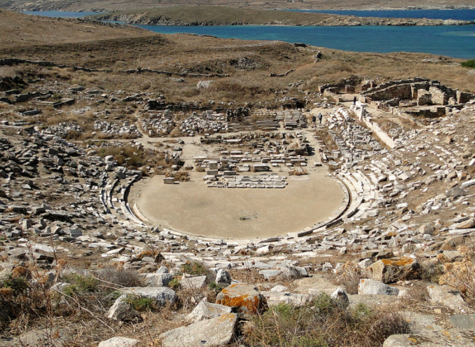 Συνεργασία της Περιφέρειας Νοτίου Αιγαίου και Δήμου Μυκόνου για την αναστήλωση του αρχαίου θεάτρου της Δήλου