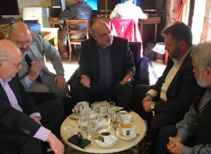 Με βουλευτές και κοινοβουλευτικό εκπρόσωπο του ΣΥΡΙΖΑ συναντήθηκε ο υποψήφιος Δήμαρχος Θήρας Μανόλης Ορφανός