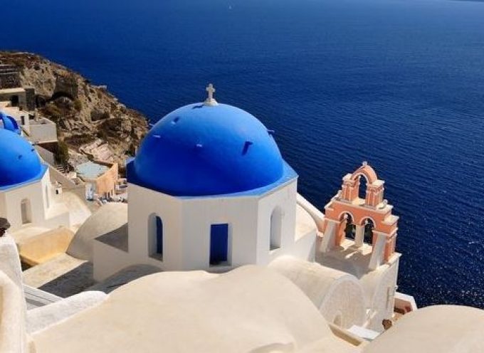 TELEGRAPH: Η Σαντορίνη στα 19 καλύτερα Ελληνικά νησιά!