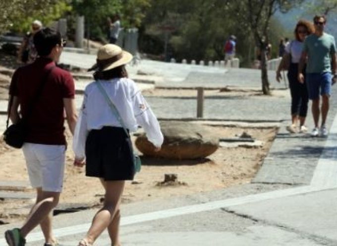 CGTN: Οι Κινέζοι νεαρής ηλικίας επιλέγουν για τις διακοπές τους την Ελλάδα- Κορυφαίος προορισμός η Σαντορίνη