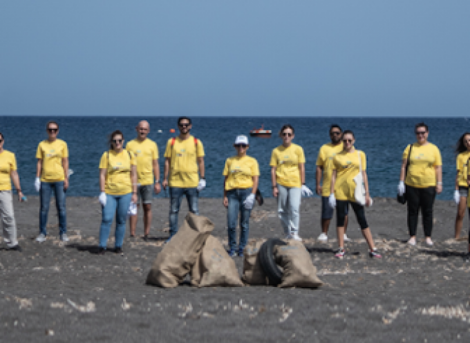 Η Lidl Ελλάς και το κοινωφελές Ίδρυμα Αθανασίου Κ. Λασκαρίδη ενώνουν τις δυνάμεις τους και καθαρίζουν το βυθό και τις ακτές της Σαντορίνης