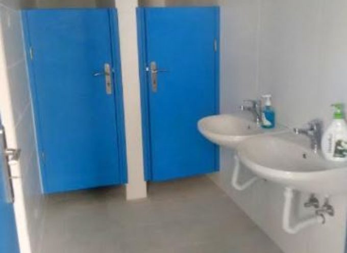 Δήμος Θήρας: “Πλήρης ανακατασκευή των τουαλετών στο Δημοτικό Καμαρίου”