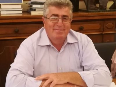 Οι επισκέπτες, σε Κυκλάδες και Δωδεκάνησα, φεύγουν και παίρνουν μαζί τους γεύσεις, αρώματα και απολαύσεις μοναδικές – Και γι’ αυτές επιστρέφουν ξανά.