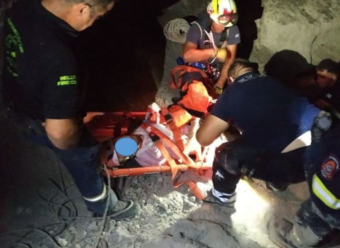 Επιχείρηση διάσωσης ( διάρκειας 3 ωρών) πάνω από την παραλία Κάθαρος στην Οία από το ΠΥΡΟΣΒΕΣΤΙΚΌ ΚΛΙΜΑΚΙΟ ΘΗΡΑΣ