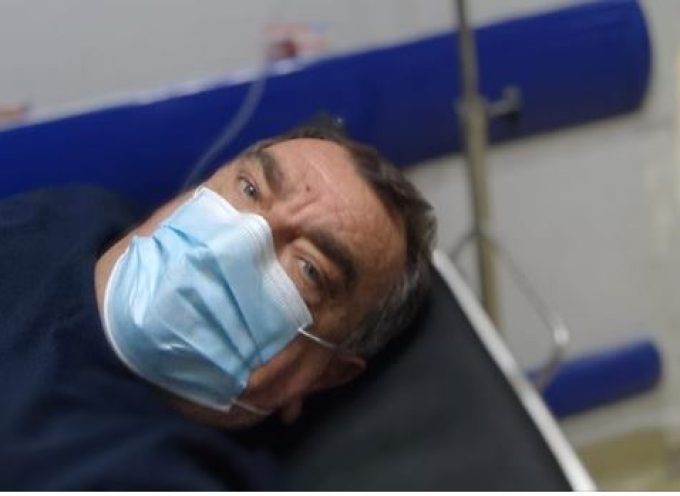 Με φρικτούς πόνους και ακινησία σε νοσοκομείο της Αθήνας ο Δήμαρχος Θήρας.