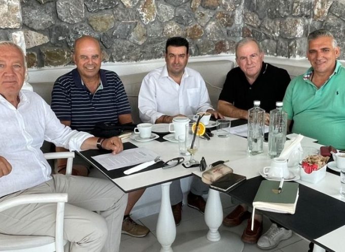 Συνάντηση Μάρκου Καφούρου με εκπροσώπους Εμποροεπαγγελματικού συλλόγου Θήρας