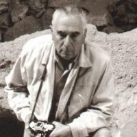 Σπυρίδων Μαρινάτος: Οι πρώτες ανασκαφές στο Ακρωτήρι της Θήρας