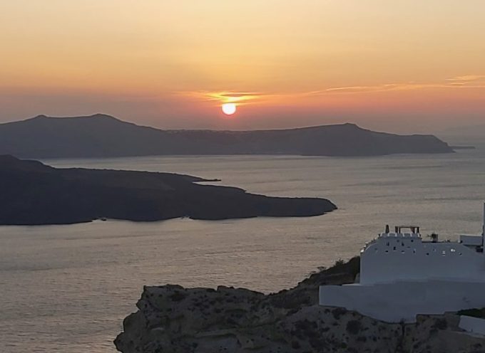 Η Σαντορίνη στην κορυφή της λίστας με τα πιο Instagrammable ελληνικά νησιά 77.828.338 αναρτήσεις, 2η η Κρήτη με 6.000.000 αναρτήσεις