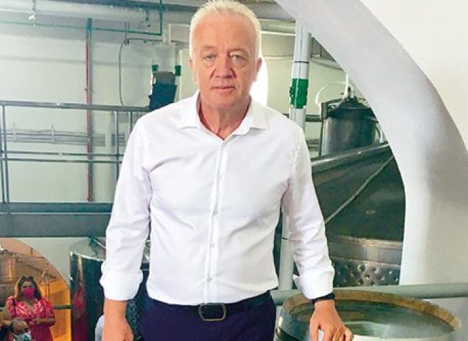 Επανεξελέγη πρόεδρος της Ένωσης Συνεταιρισμών Θηραϊκών Προϊόντων ο Μάρκος Καφούρος