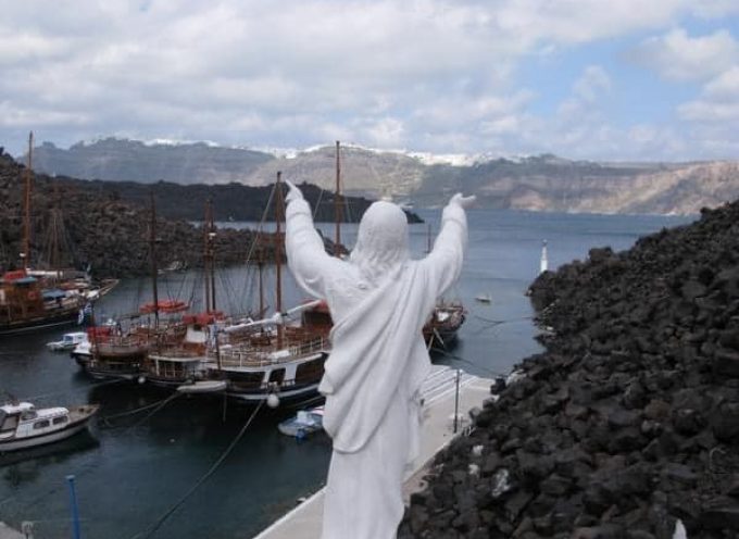 Η Συνένωση Λεμβούχων Θήρας , τιμώντας την μνήμη των Ταξιαρχών θα πραγματοποιήσει συνεχόμενα δρομολόγια παραμονή και ανήμερα της εορτής