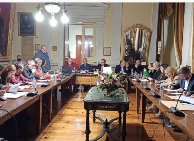 Σύρος: Μάνθος Μανθόπουλος, Γιάννης Κεράνης και Παύλος Χρυσαφίδης απαρτίζουν το νέο προεδρείο του δημοτικού συμβουλίου (video)