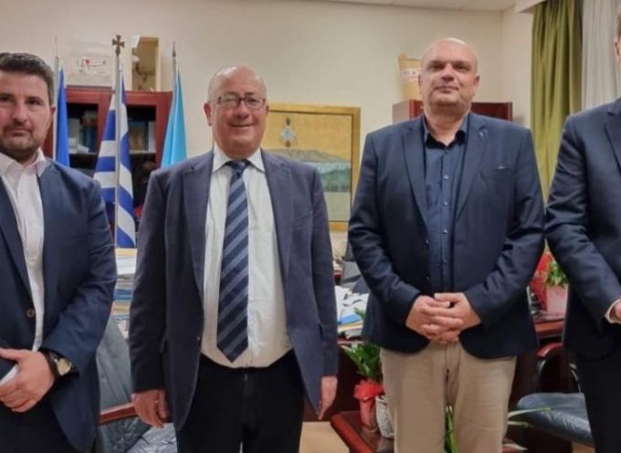 Συνάντηση Δήμαρχου-Προέδρου ΔΚ Θήρας με τον  Δήμαρχο Αλίμου