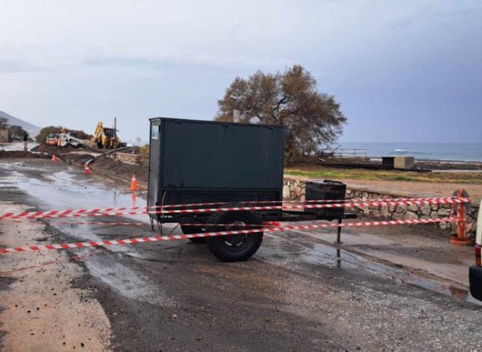 Κλειστός ο δρόμος στον Μονόλιθο μπροστά από το εργοστάσιο της ΔΕΗ