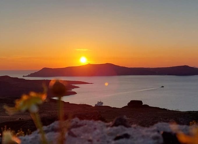 Σαντορίνη: Το δημοφιλέστερο ηλιοβασίλεμα του TikTok