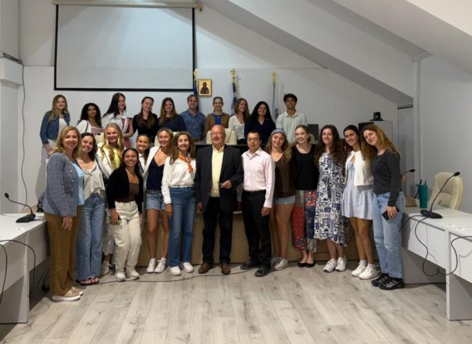 Συνάντηση του Δημάρχου Θήρας με φοιτητές του Πανεπιστημίου της Φλόριντα στο πλαίσιο του προγράμματος WorldStrides.