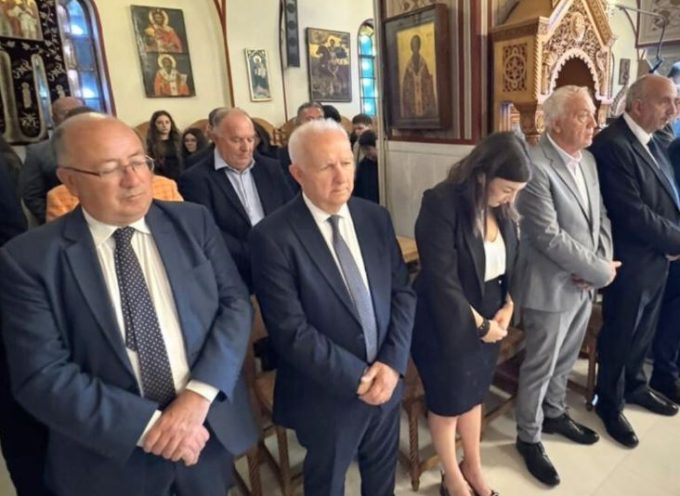 M Καφούρος: στον εορτασμό της Πολιούχου της Σαντορίνης, Αγίας Μεγαλομάρτυρος Ειρήνης, στον Ιερό Ναό Υπαπαντής του Σωτήρος.