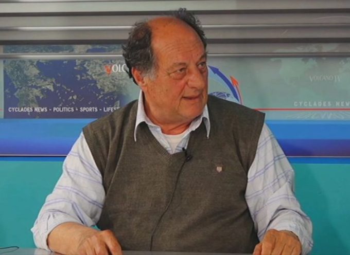 Ο ΑΓΓΕΛΟΣ ΡΟΥΣΣΟΣ ΣΤΟ ΚΑΝΑΛΙ ΤΗΣ ΣΑΝΤΟΡΙΝΗΣ