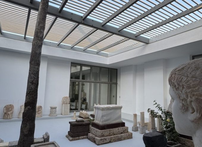 H πρόσκληση για τα εγκαίνια του ανακαινισμένου Αρχαιολογικού Μουσείου Θήρας