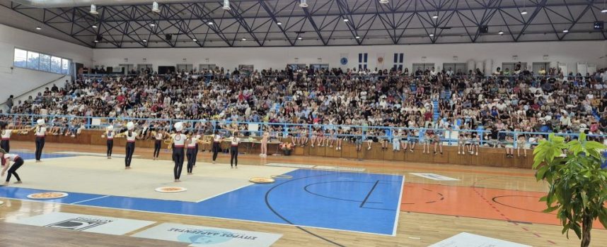 Άστραψε από ομορφιά,χρώματα και μουσική για 16η χρόνια το κλειστό γυμναστήριο της Σαντορίνης το Σάββατο το βράδυ από την ετήσια εκδήλωση του γυμναστηρίου της Μαργαρίτας Μάινα