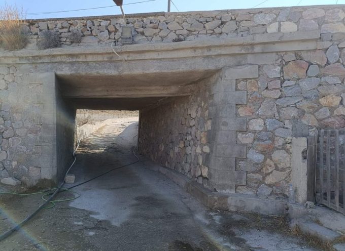 Πραγματοποιούνται εργασίες αποκατάστασης της στατικότητας των δύο γεφυριών στην περιοχή του Μεγαλοχωρίου.