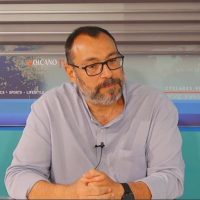 Ο επικεφαλής της Περιφερειακής Παράταξης Λαϊκή Συσπείρωση Γιάννης Αγγέλου παραχώρησε συνέντευξη στο κανάλι της Σαντορίνης την Τρίτη 1 Ιουλίου 2025.-