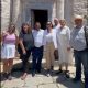 Στην Σίκινο η Υπουργός Τουρισμού, συνοδεύεται από τον Δήμαρχο Θήρας και τον Πρόεδρο της Ένωσης Ξενοδόχων κ. Παγώνη.