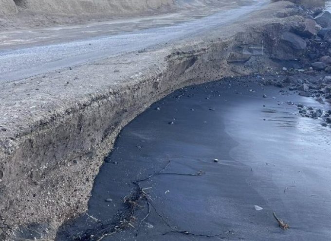 Έτοιμος να καταρρεύσει ο δρόμος που συνδέει τον Μονόλιθο και το γιαλό του Καρτεράδου.
