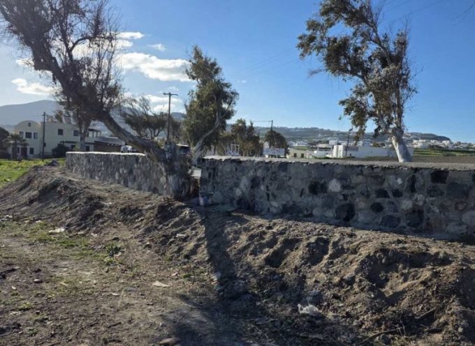 Ολοκληρώνονται οι εργασίες κατασκευής του νέου στηθαίου αργολιθοδομής στην περιοχή του Καρτεράδου.