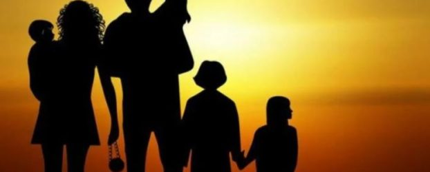 Διανομή τροφίμων απο την Ένωση Πολυτέκνων Σαντορίνης