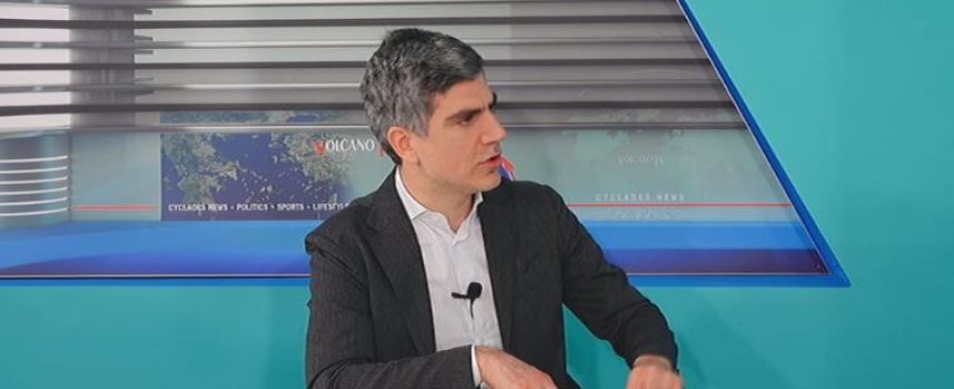 Ο ΘΑΝΑΣΗΣ ΓΛΑΒΙΝΑΣ ΣΤΟ ΚΑΝΑΛΙ ΤΗΣ ΣΑΝΤΟΡΙΝΗΣ