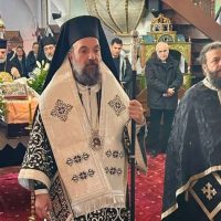 ΤΟ «ΥΣΤΑΤΟ ΧΑΙΡΕ» ΣΤΟΝ ΜΗΤΡΟΠΟΛΙΤΗ πρ. ΘΗΡΑΣ ΕΠΙΦΑΝΙΟ