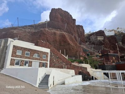 Eπαρχος Θήρας:Με μεγάλη χαρά ανακοινώνω την ολοκλήρωση, εντός του προβλεπόμενου χρονοδιαγράμματος, της δεύτερης φάσης των εργασιών στα πρανή της καλντέρας,