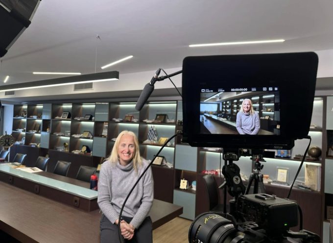 Στη Σαντορίνη, εκεί όπου η επιστήμη συναντά ένα από τα πιο δυναμικά ηφαιστειακά συστήματα παγκοσμίως.