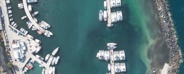 ΔΗΜ.ΛΙΜ.ΤΑΜΕΙΟ ΘΗΡΑΣ:Υπέπεσε στην αντίληψη μας ότι, επιτήδειοι προσπαθούν να αποκομίσουν οικονομικό όφελος, ζητώντας χρήματα από ελλιμενιζόμενους, στο λιμανάκι της Βλυχάδας.