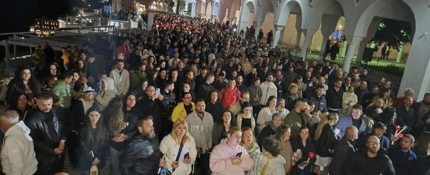 Η Ανάσταση στα Φηρά Σαντορίνης